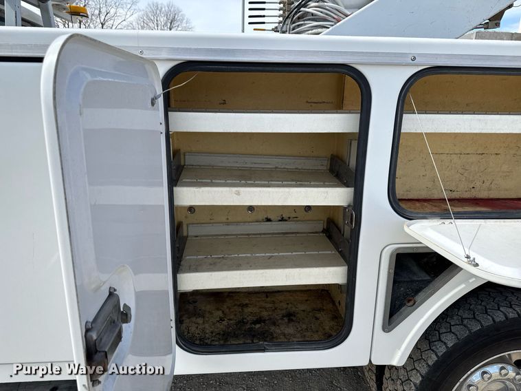 image for item EM3717 2008 Ford F550 Super Duty XLT bucket truck