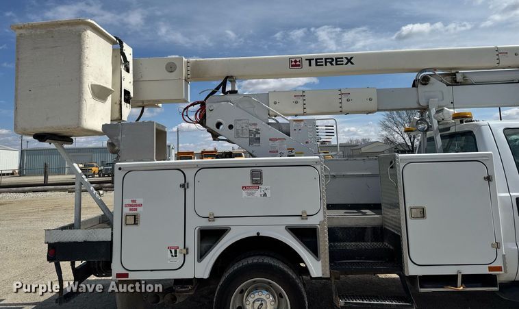 image for item EM3717 2008 Ford F550 Super Duty XLT bucket truck
