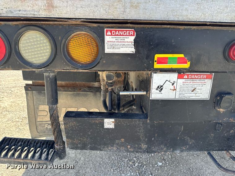 image for item EM3717 2008 Ford F550 Super Duty XLT bucket truck