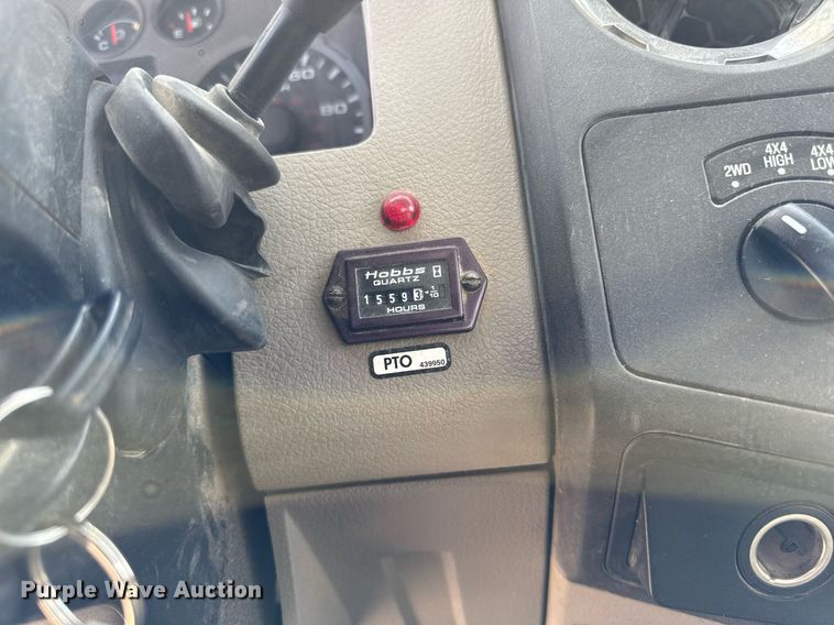 image for item EM3717 2008 Ford F550 Super Duty XLT bucket truck