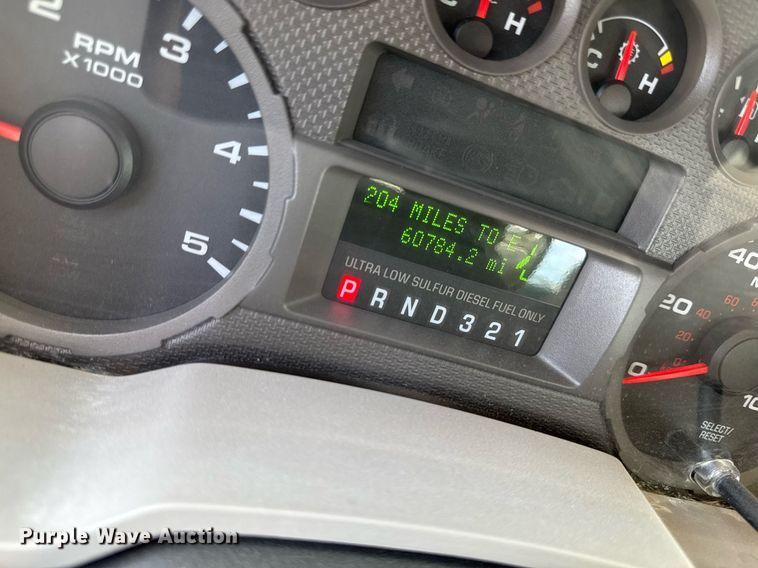 image for item EM3717 2008 Ford F550 Super Duty XLT bucket truck