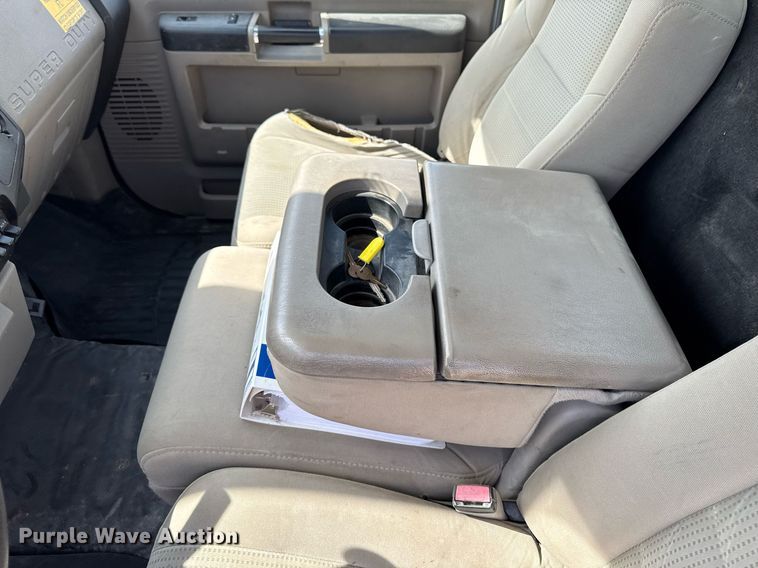 image for item EM3717 2008 Ford F550 Super Duty XLT bucket truck