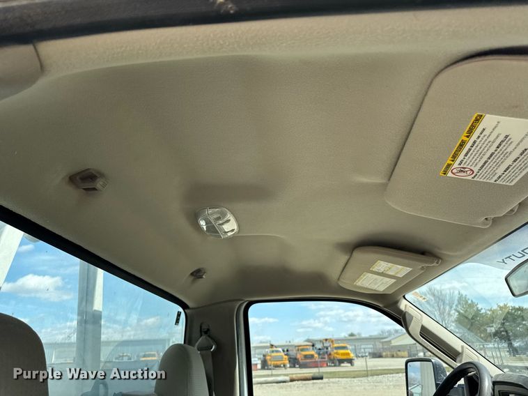 image for item EM3717 2008 Ford F550 Super Duty XLT bucket truck