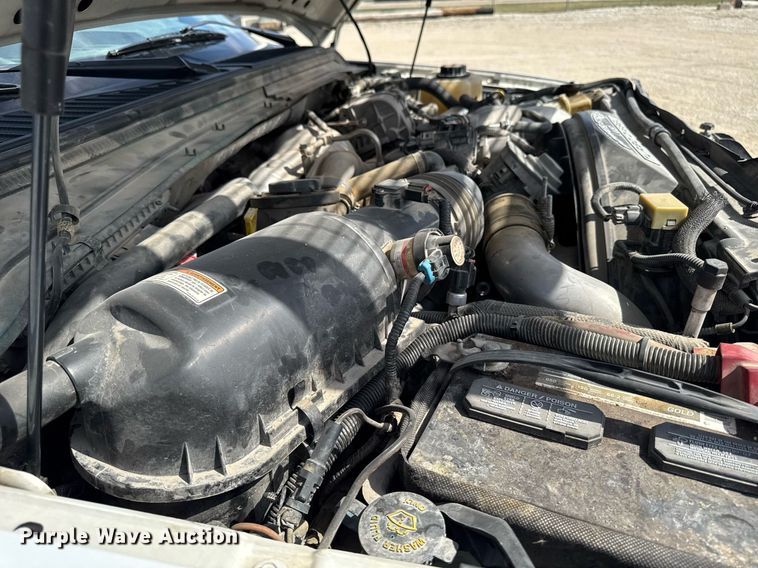 image for item EM3717 2008 Ford F550 Super Duty XLT bucket truck