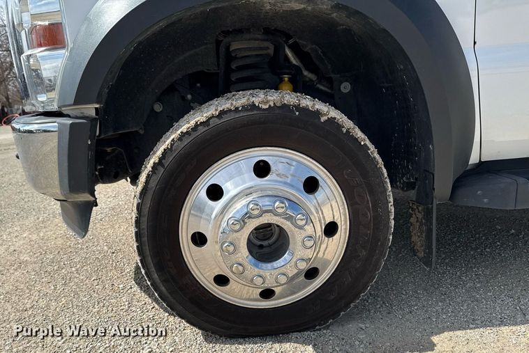 image for item EM3717 2008 Ford F550 Super Duty XLT bucket truck