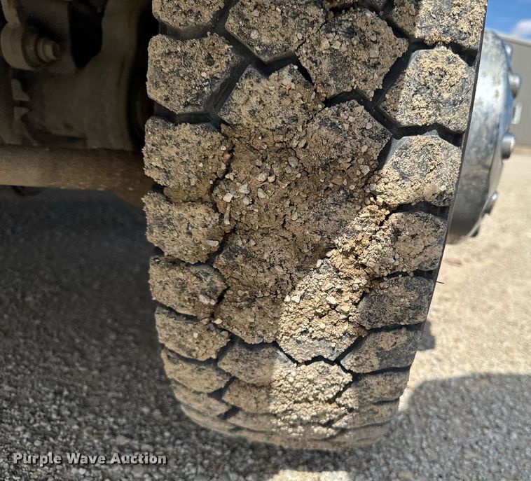 image for item EM3717 2008 Ford F550 Super Duty XLT bucket truck