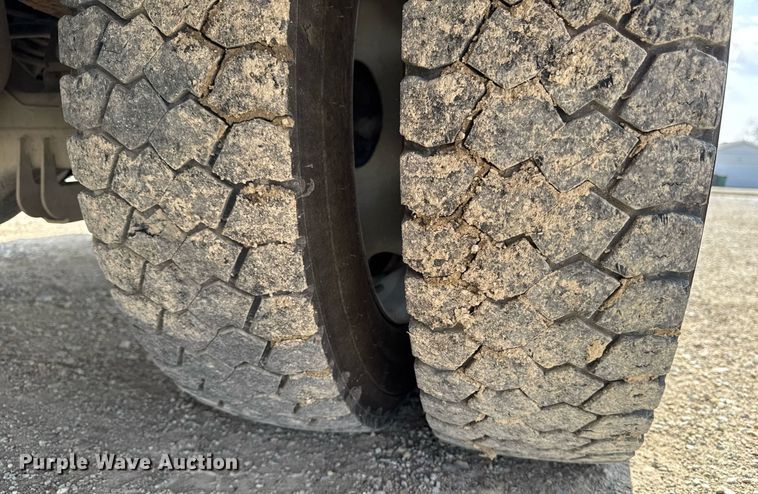 image for item EM3717 2008 Ford F550 Super Duty XLT bucket truck