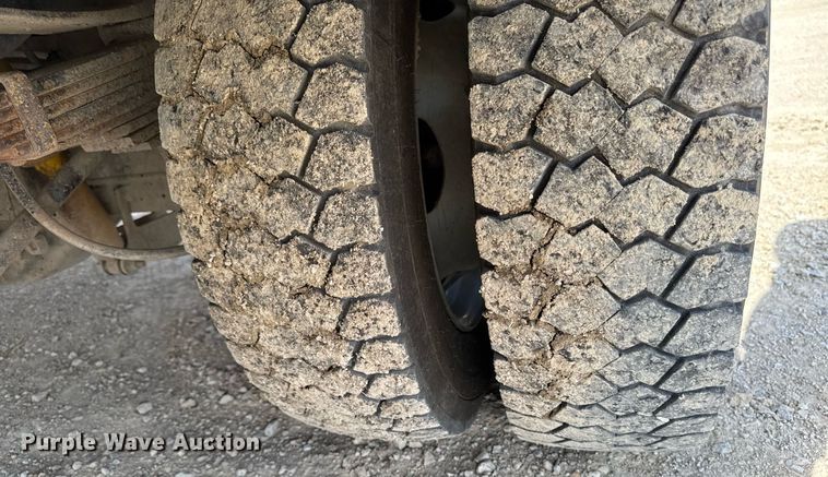 image for item EM3717 2008 Ford F550 Super Duty XLT bucket truck