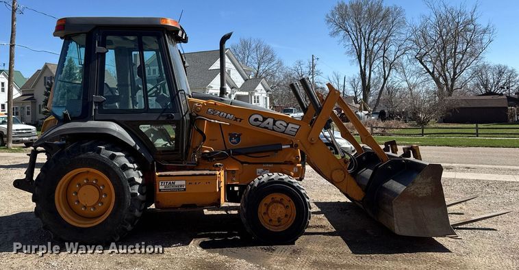 image for item EM3757 2014 Case 570N XT industrial tractor