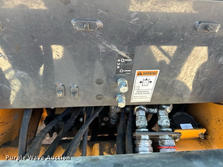 image for item EM3757 2014 Case 570N XT industrial tractor