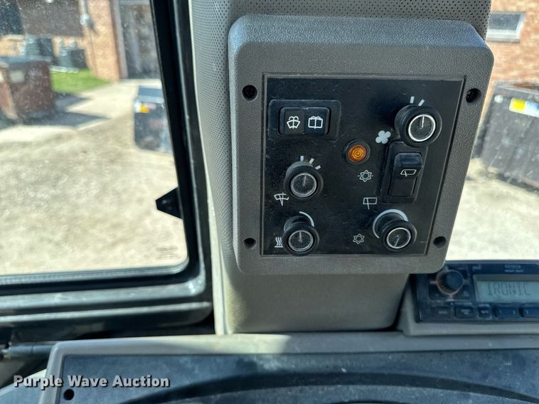 image for item EM3757 2014 Case 570N XT industrial tractor