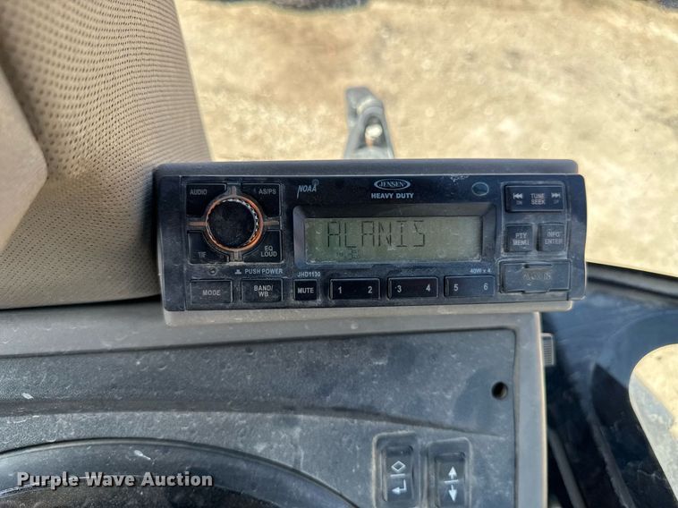 image for item EM3757 2014 Case 570N XT industrial tractor