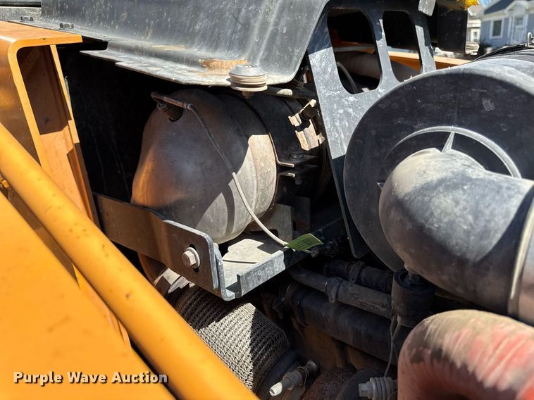 image for item EM3757 2014 Case 570N XT industrial tractor