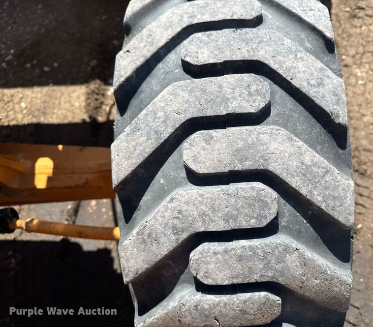 image for item EM3757 2014 Case 570N XT industrial tractor