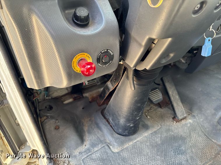 image for item EM3759 2011 Isuzu NPR refrigerated truck