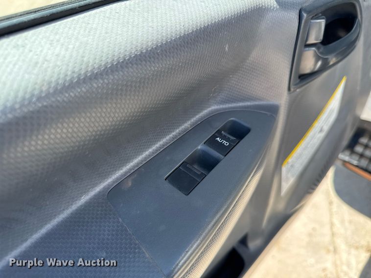 image for item EM3759 2011 Isuzu NPR refrigerated truck