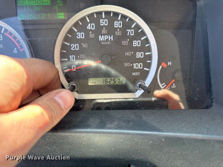 image for item EM3759 2011 Isuzu NPR refrigerated truck