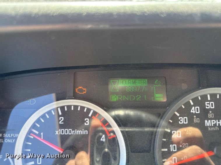 image for item EM3759 2011 Isuzu NPR refrigerated truck