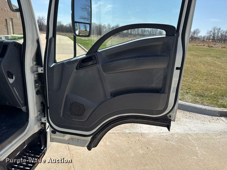 image for item EM3759 2011 Isuzu NPR refrigerated truck