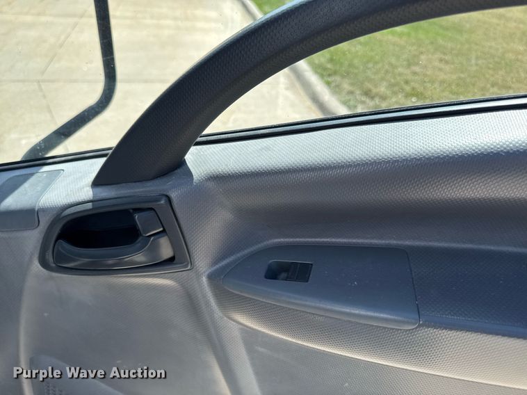 image for item EM3759 2011 Isuzu NPR refrigerated truck