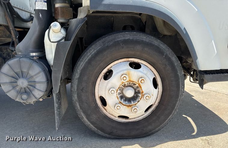 image for item EM3759 2011 Isuzu NPR refrigerated truck