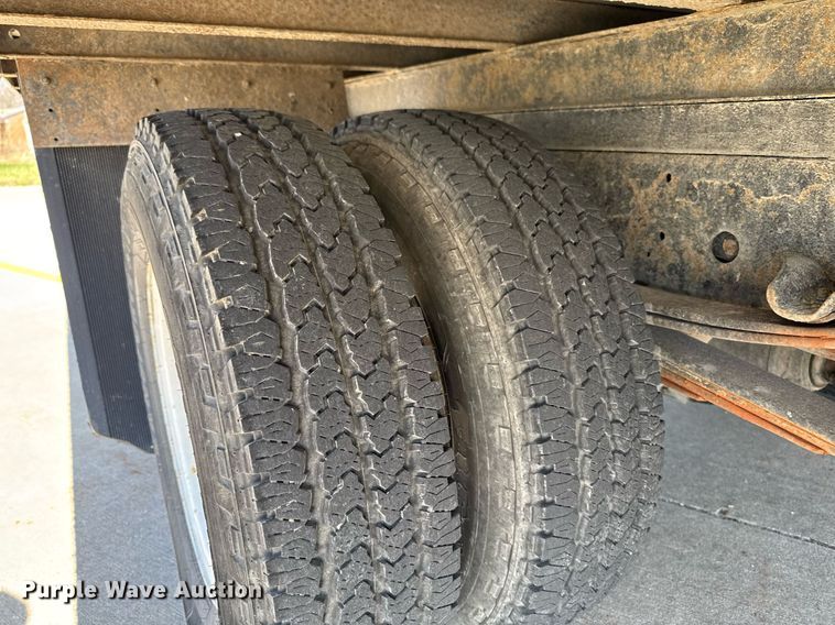 image for item EM3759 2011 Isuzu NPR refrigerated truck