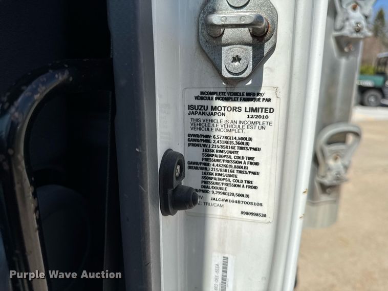 image for item EM3759 2011 Isuzu NPR refrigerated truck