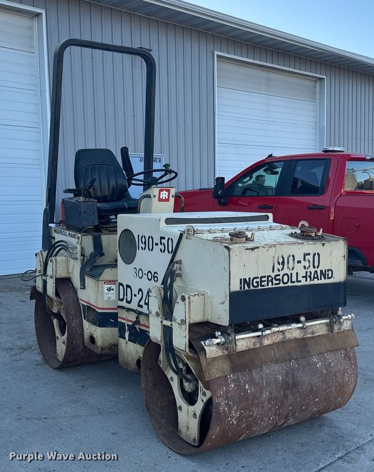 image for item EN3011 1993 Ingersoll Rand  DD24 double drum vibratory roller