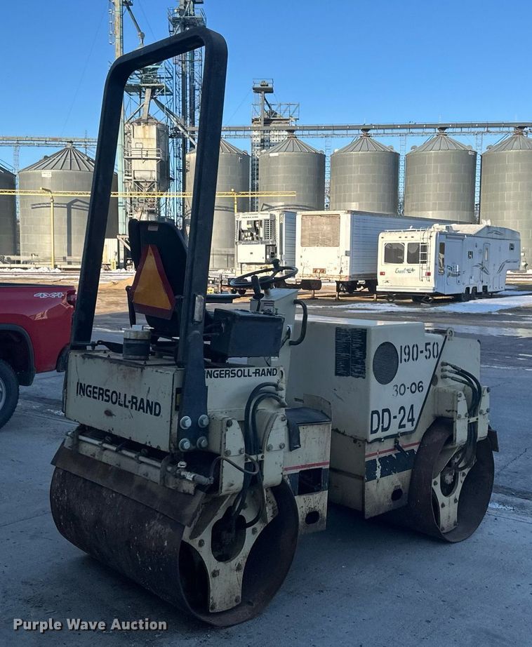 image for item EN3011 1993 Ingersoll Rand  DD24 double drum vibratory roller