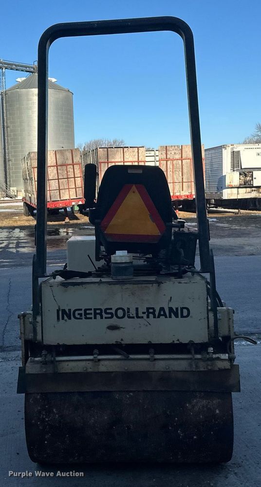 image for item EN3011 1993 Ingersoll Rand  DD24 double drum vibratory roller