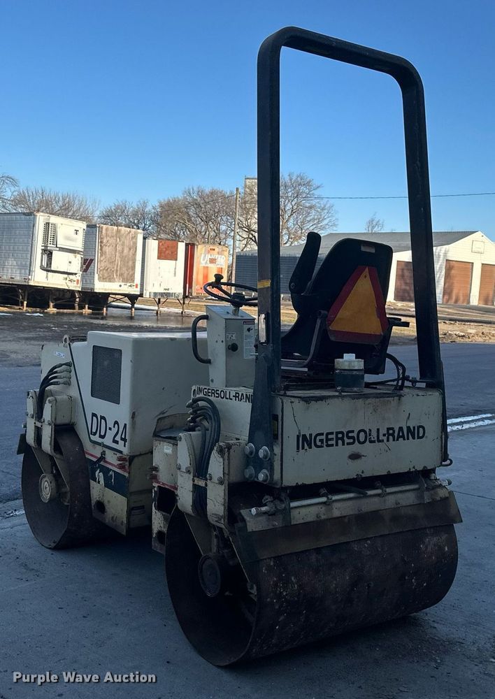 image for item EN3011 1993 Ingersoll Rand  DD24 double drum vibratory roller