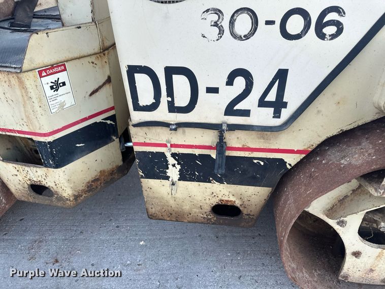 image for item EN3011 1993 Ingersoll Rand  DD24 double drum vibratory roller
