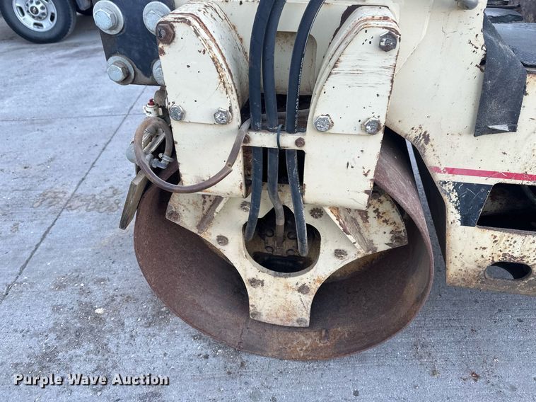 image for item EN3011 1993 Ingersoll Rand  DD24 double drum vibratory roller