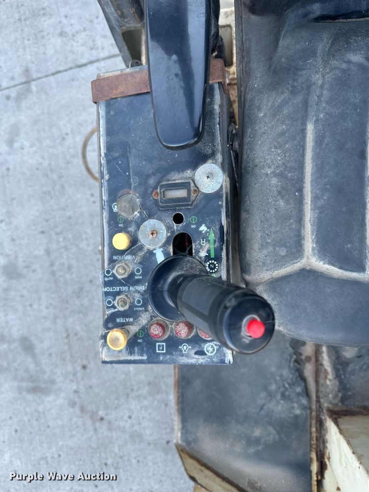 image for item EN3011 1993 Ingersoll Rand  DD24 double drum vibratory roller