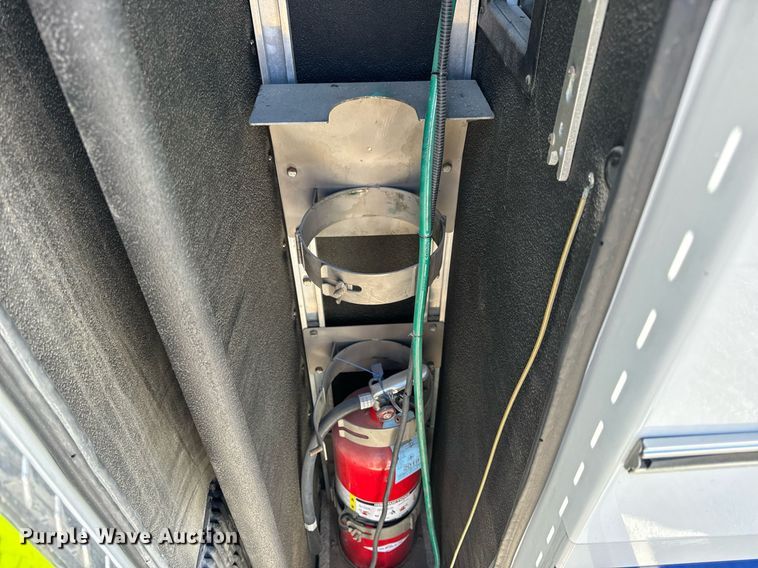 image for item EN5115 2001 Ford E450 Super Duty ambulance