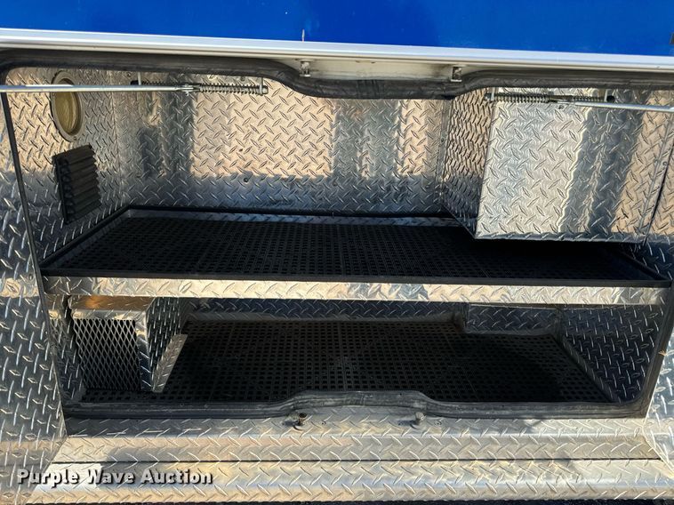 image for item EN5115 2001 Ford E450 Super Duty ambulance