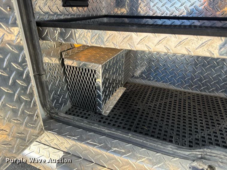 image for item EN5115 2001 Ford E450 Super Duty ambulance