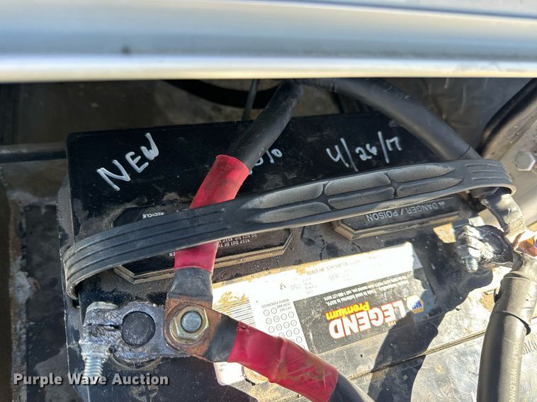 image for item EN5115 2001 Ford E450 Super Duty ambulance