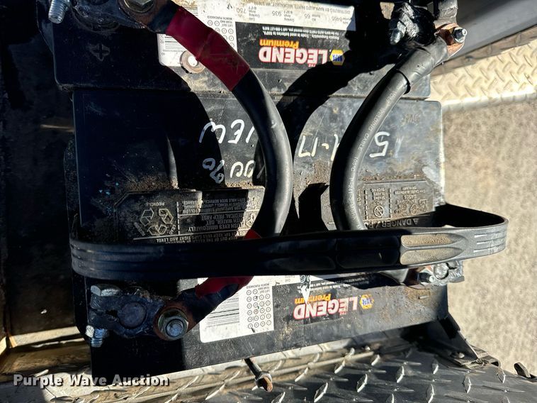 image for item EN5115 2001 Ford E450 Super Duty ambulance