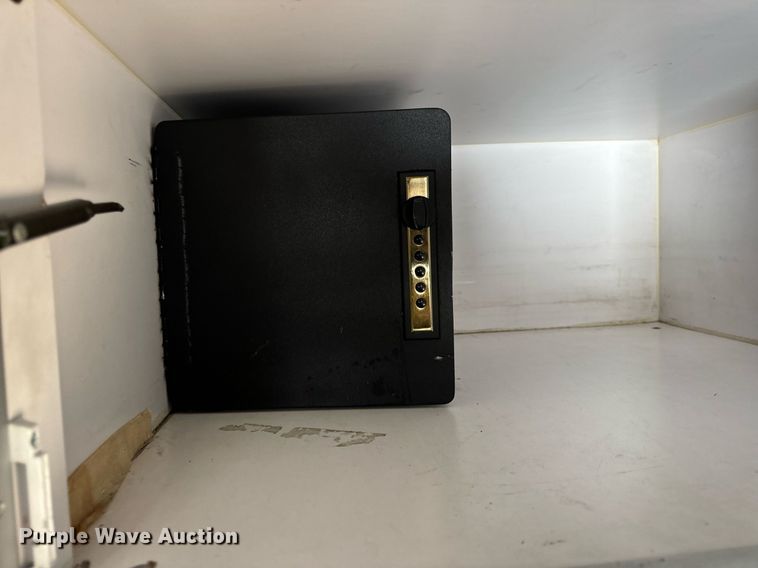 image for item EN5115 2001 Ford E450 Super Duty ambulance