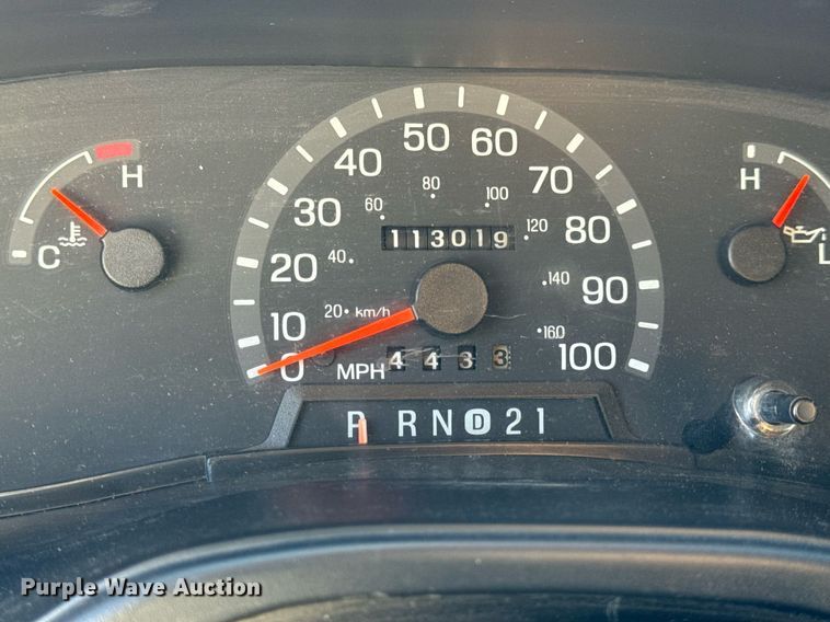 image for item EN5115 2001 Ford E450 Super Duty ambulance