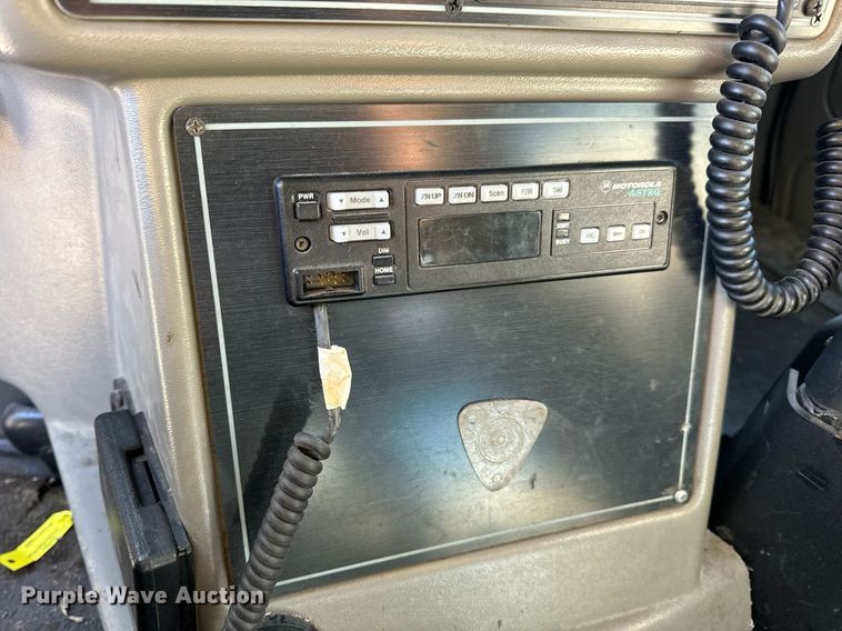 image for item EN5115 2001 Ford E450 Super Duty ambulance