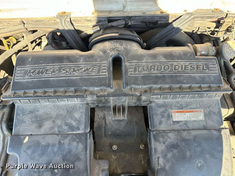 image for item EN5115 2001 Ford E450 Super Duty ambulance