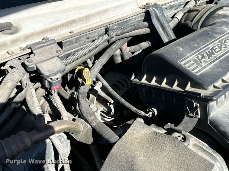 image for item EN5115 2001 Ford E450 Super Duty ambulance