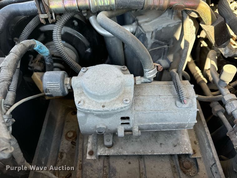 image for item EN5115 2001 Ford E450 Super Duty ambulance