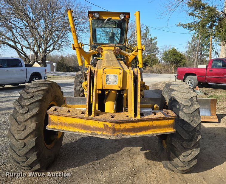 image for item EN8773 John Deere 770 motor grader