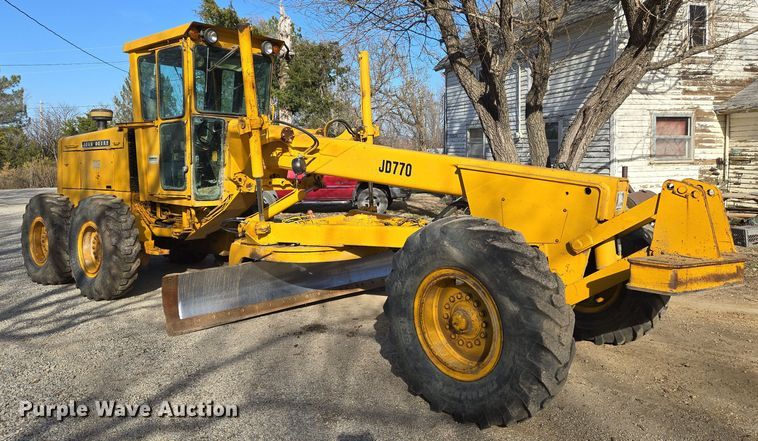 image for item EN8773 John Deere 770 motor grader