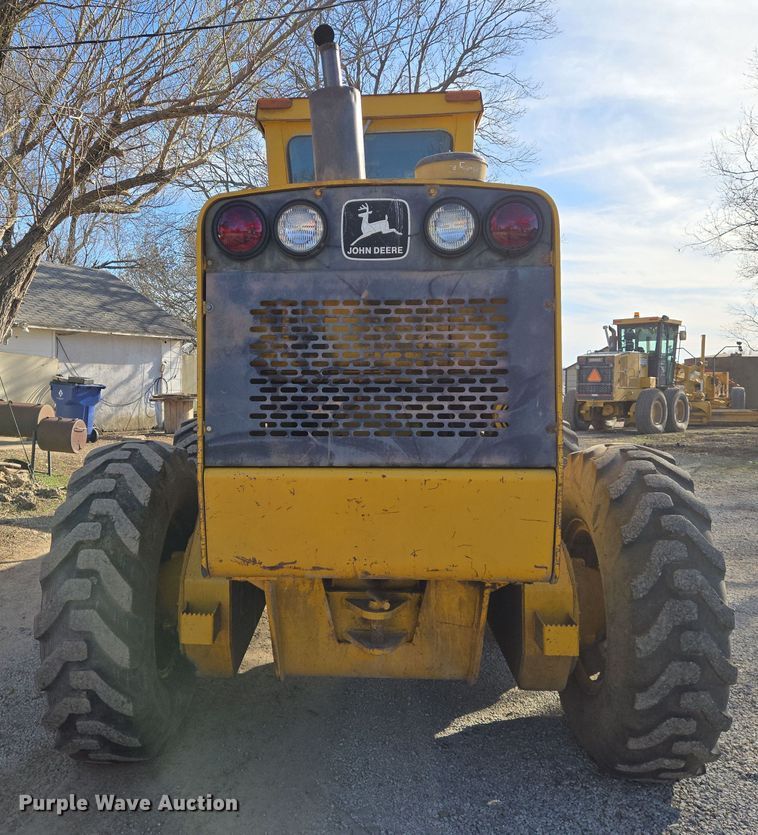 image for item EN8773 John Deere 770 motor grader