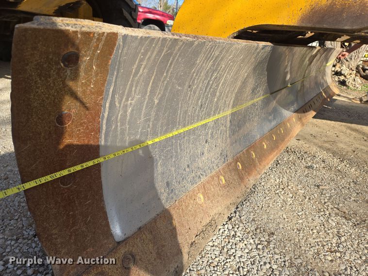 image for item EN8773 John Deere 770 motor grader