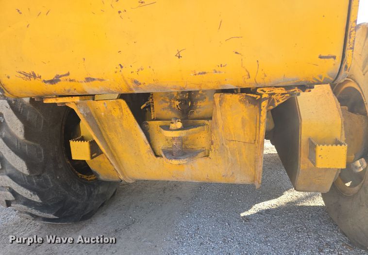 image for item EN8773 John Deere 770 motor grader